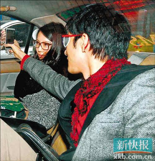 外出 手机版:看热闹不怕事大：王力宏携娇妻打车外出用餐 拿手机与记者对拍，直否？(转载)