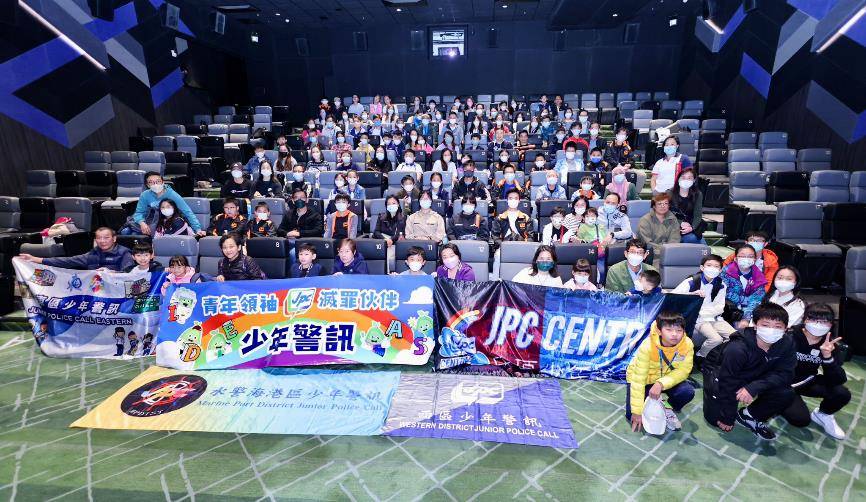 流浪派画家苹果版
:香港观众喜欢《流浪地球2》，刘德华：“老板（杨受成）的支持最重要！”